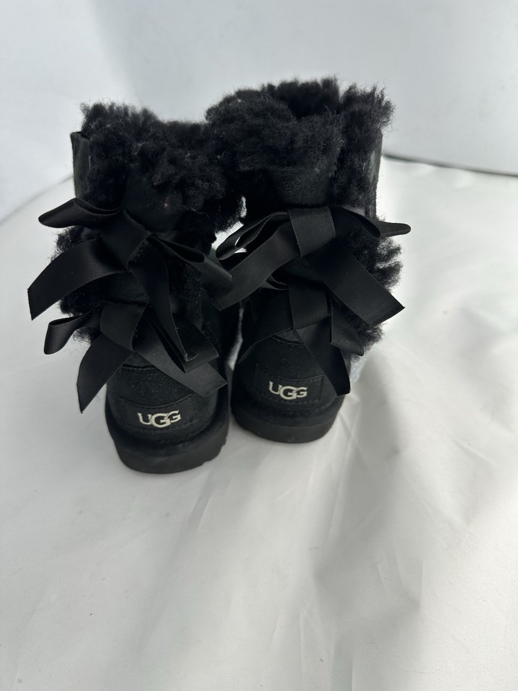 UGG Bailey Bow II Boots Kids Size 10 Black Shearling Suede Ribbon Fur Lined