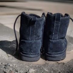 UGG Neumel Wool Lined Snow WinterBoots w/ Side Zipper Women’s Size 6