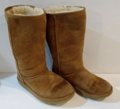 Ugg Australia Classic Tall Boots ~ S/N 5229 ~ Child Size 4