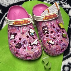 Crocs hello kitty clogs C-12 👧 Limited Edition Fast Shipping.