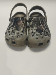 CROCS Classic Real Tree Camouflage Clogs, Kids Size: J3 (Foot Length 8.5″)