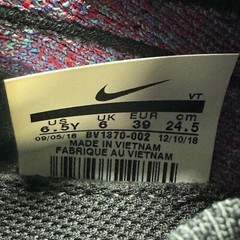 Nike Epic Phantom React Flyknit GS Multi-Color Size 6.5Y Laceless BV1370-002