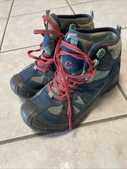 Kids Waterproof Hiking boots Merrell Capra Mid WTPF Youth size 2M Euro 33 Blue