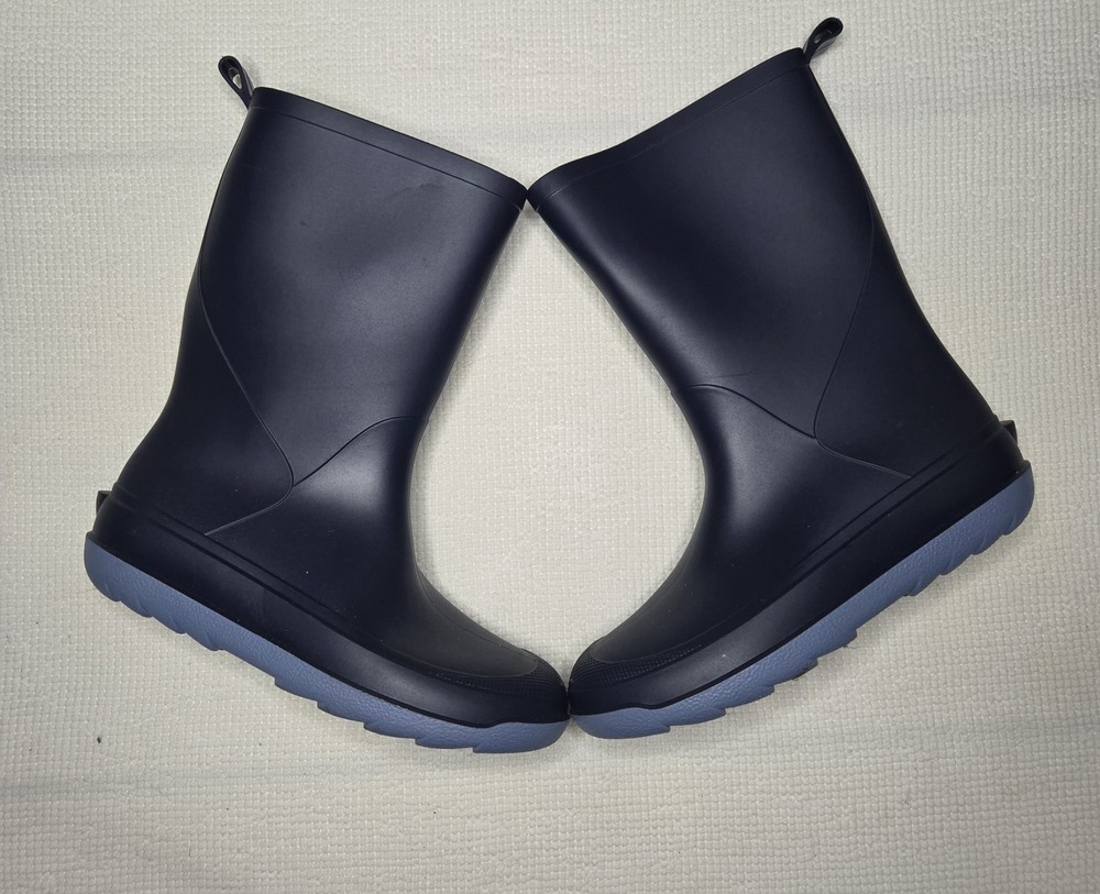 popular, affordable, waterproof rubber boots designed for kids and toddlers.
