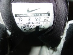 2011 Nike Air Diamond Turf 2 White/Black Youth Shoes! Size 7Y Sold As Is!