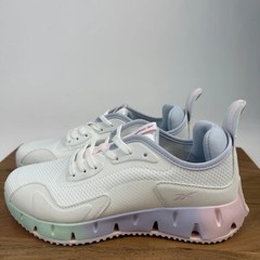 New Big Kids Reebok Zig Dynamica White Comfort Casual Sneakers Shoe Size 7 Y NIB