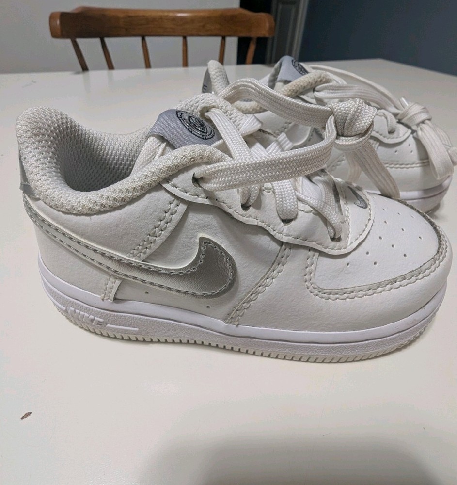 Nike Force 1 Low Toddler Shoes Size 7C White Metallic Silver Sneakers