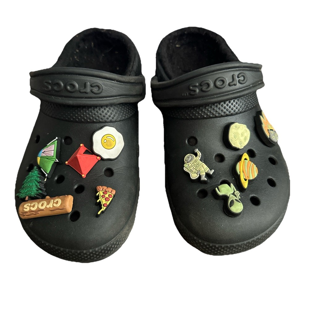 Crocs Classic Lined Clogs Black Fuzzy Warm Shoes Women’s Size 5 With Charms