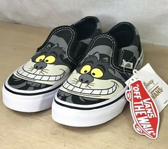Disney Vans Shoes Cheshire Cat Youth Size 12 Slip On Black Alice in Wonderland
