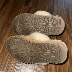 UGG Cozy II Chestnut Brown Slippers Shoes Wool Lining Kid’s Unisex Size 12