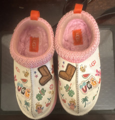 UGG Unisex Kids Size 13 Slip-On Slippers Pink/White Faux Fur Humberto Cruz