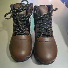 Magellan Outdoor Kids/boys Hilking Boots Size 1 M 19.9 Cm