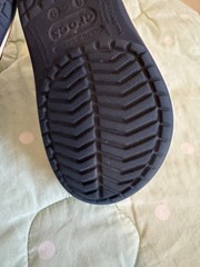 Crocs Classic Unisex Kids Clogs – Size 8/9 Navy Blue