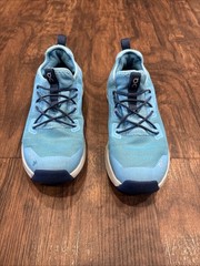Blue On Cloud Kids Size 3 Sneaker.