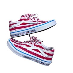 Vans Where’s Waldo Old Skool Sneakers Size 3 Kids Unisex Character Print Shoes