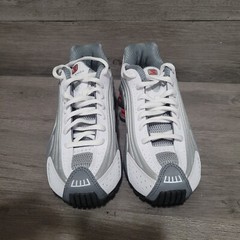 2019 Nike Shox R4 Metallic Silver Comet Red BV1111-100 Size 4y Youth