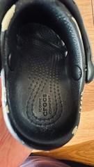 Crocs Kids‘ Classic Glow Space Clogs black base with glow-in-the-dark sleper