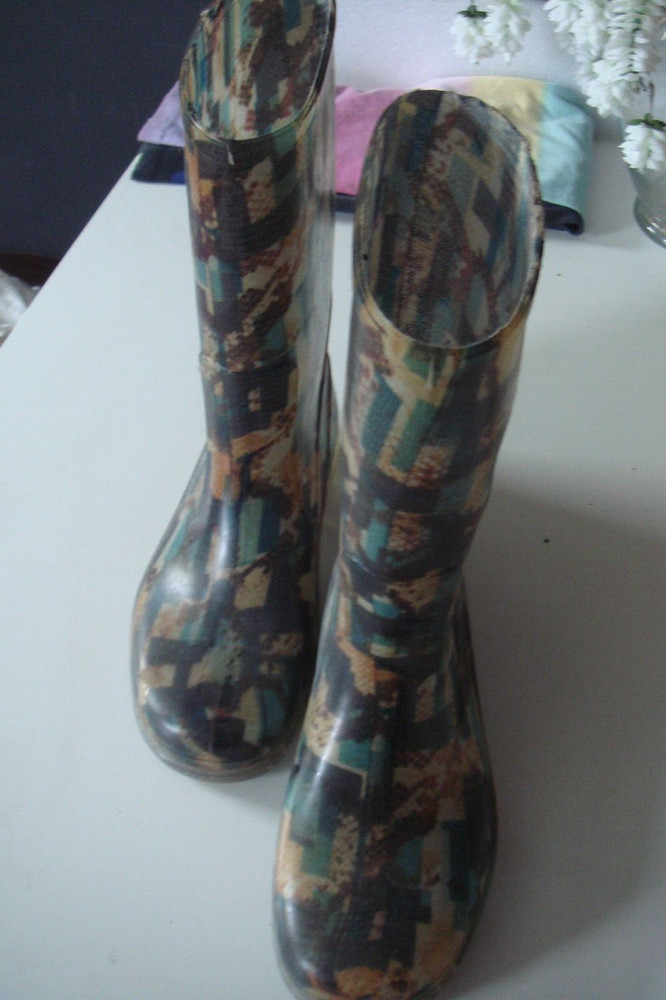 UNISEX RAIN BOOTS WATERPROOF SIZE 2 2.5/36