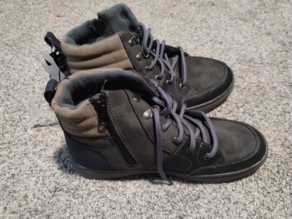 Art Class Youth Size 6 Boots