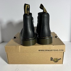 Dr. Martens Core Kid’s Collection 2976 Junior Chelsea Boot (Little Kid/Big Kid)