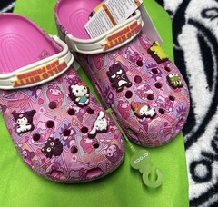 Hello Kitty – Classic Clog – Size Junior 2 (J2) ) – NWT