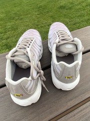CD0609-035 Nike Air Max Plus – Size Y7 / W8.5 Brand New In Box