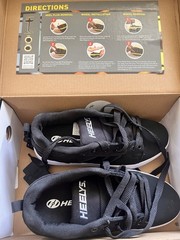 Heelys Racer 20 Youth Size 4 Black HE100763H New in Box Complete Wheels & Tool