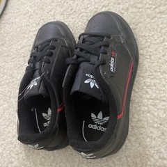 Size 11 (US) – PUMA Plain Black and Red Design
