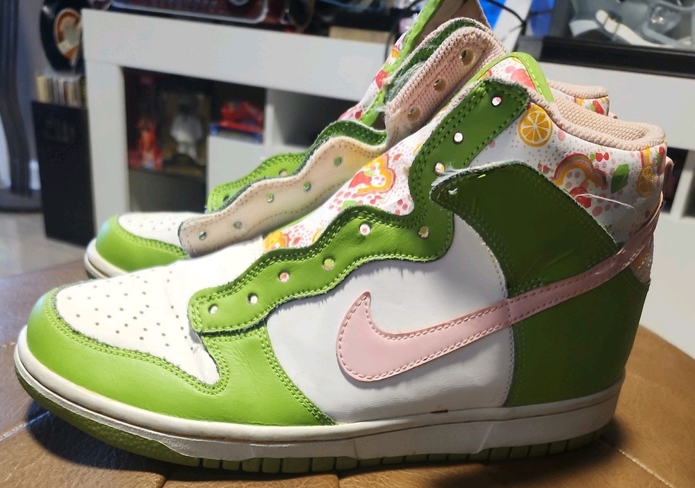 Nike Dunk Strawberry Shortcake/ Green White Pink Size 7 Y