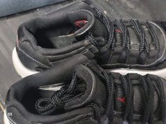 Jordan Retro 11 Low Black Patent Basketball Shoes 528896-001 Boy/Girl size 4.5y