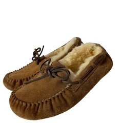 Ugg kids Dakota slippers sheepskin fur lined chestnut suede size 3.