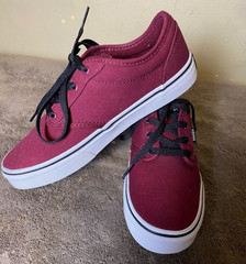 Vans Atwood Low Top Canvas Sneaker Oxblood / White Youth 4.5/ Woman 6.0 NEW