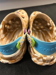 CROCS Cinnamon Toast Crunch All Terrain Clogs Sandals Kids Sz J4 + Extra Jibbitz