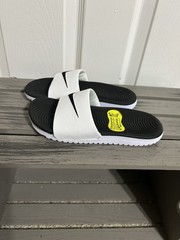 Nike Kawa Slides In White And Black Childrens Size 13 NWT