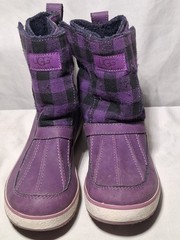 UGG Adirondack II Buffalo Plaid Snow boot, Snow, Waterproof lug sole Youth sz 3