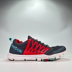 Reebok YourFlex Trainette RS 5.0 Gray Red Training Shoes M48885 Youth Size 6.5