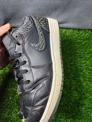Big Kid’s Jordan 1 Low SE „Black Elephant“ Off Noir/Blk-Wht-Blk Size 6.5Y