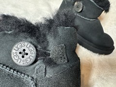 UGG Black Shearling Button Boots Unisex Kids US 9 UK 8 EU 26 Classic Style
