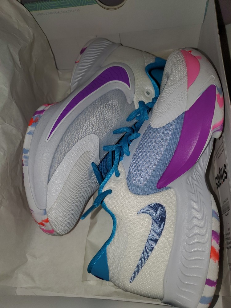 Nike Zoom Freak 4 GS Low Light Pillars, Size 5.5 Y, White, Purple, Pink, Blue