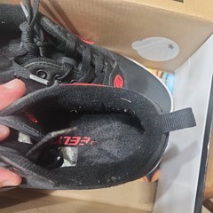 Heelys Pro 20 Youth size 5 USA