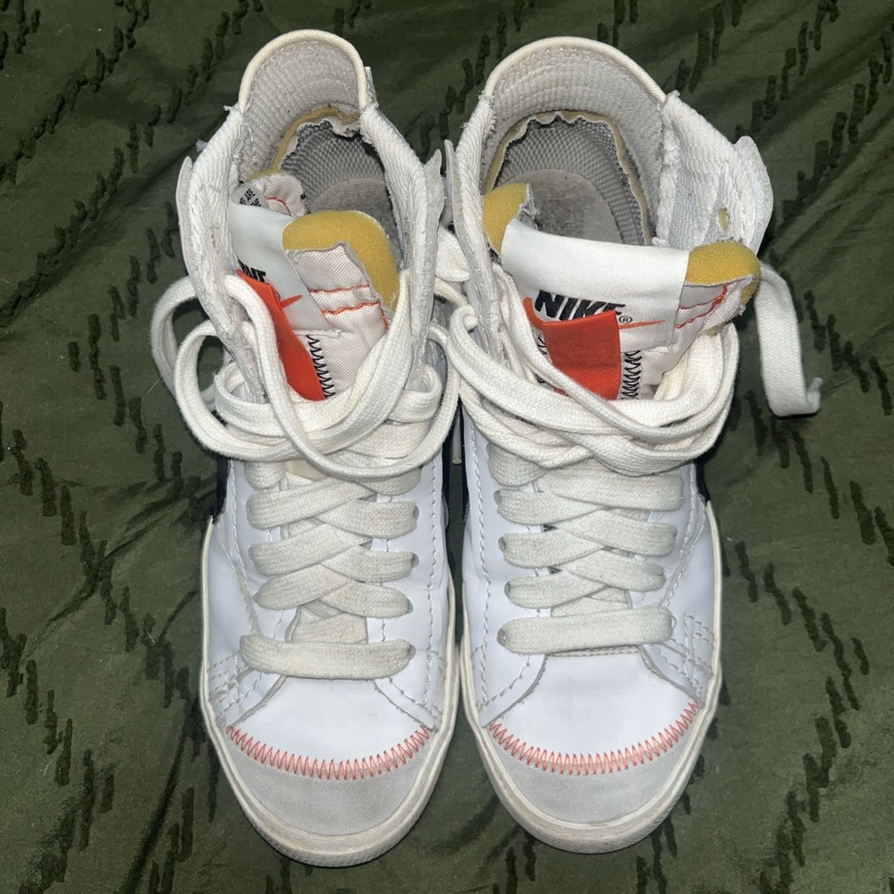 Size Youth 7.5- Nike Blazer Mid 77 White And Black Shoes Sneakers