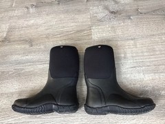 Bogs Classic High Boots Youth Size 5 Black Good Waterproof Insulated Neoprene