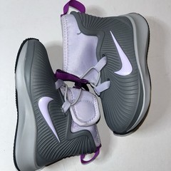 Nike Binzie Boot Waterproof Toddler 6C Smokey Grey & Lavender Elastic Easy On