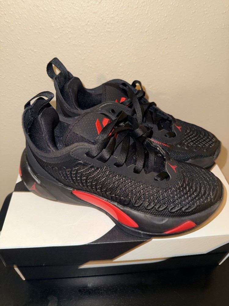 Jordan Luka 1 Black/University Red-Dark Grey 4.5Y DQ6513-060