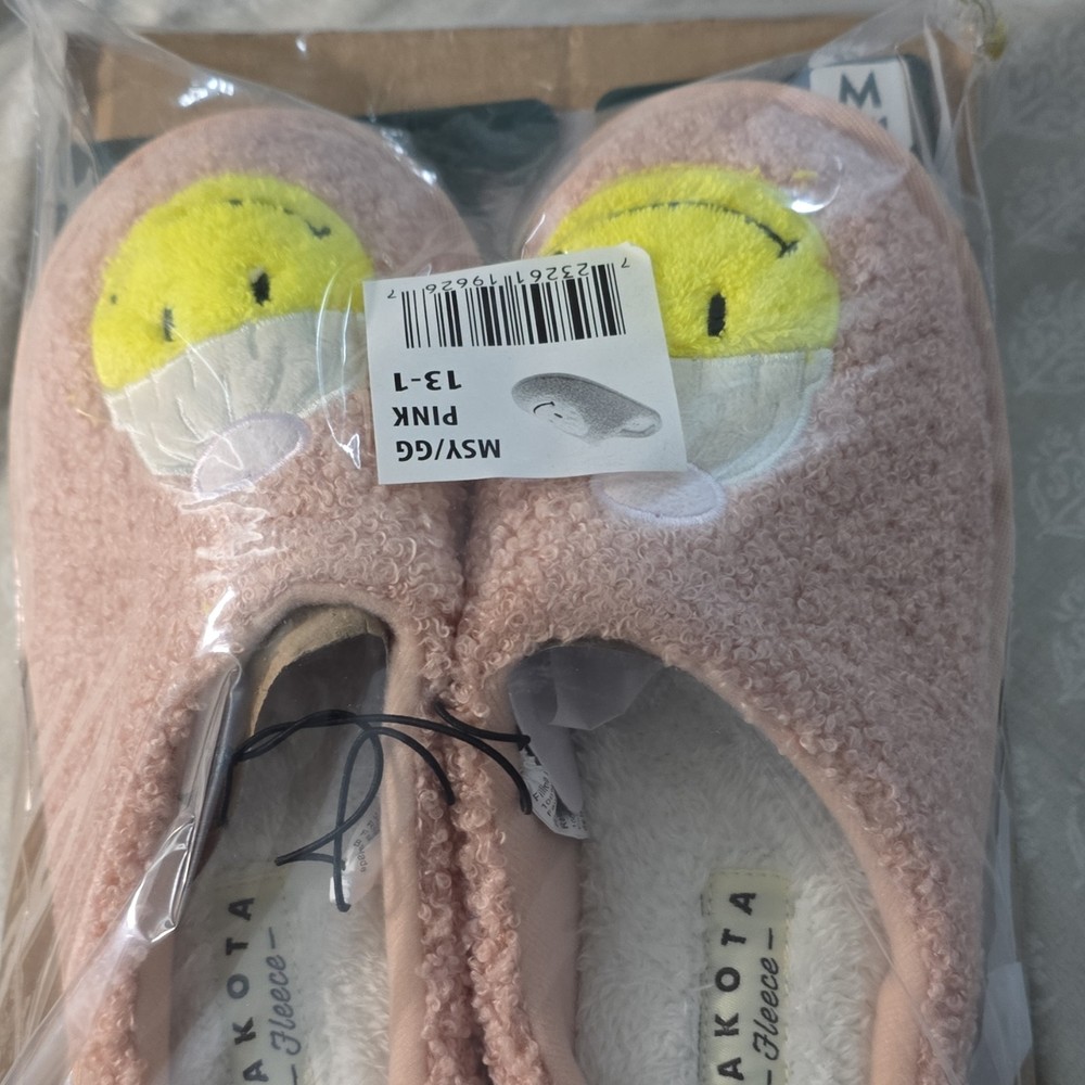 Dakota Kids Pink Fleece Smiley Face Slippers US 13-1 Embroidered Slip On