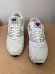 NIKE AIR MAX 90 „VALENTINES DAY“ Women’s Size 8.5 CI7395-100