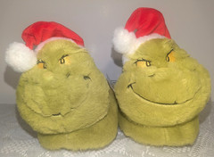 The Grinch Christmas Santa Hat Plush Fur Kids Slippers Boys Girls Size L13-1 NEW