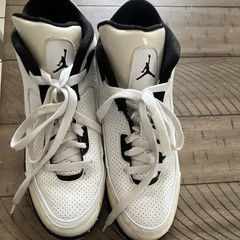 Jordan Courtside 23 Unisex Kids Mid Top Leather Sneaker White/Black 6.5Y