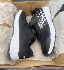 Saucony Unisex-Child Wind Alternative Closure 2.0 Choose SZ/ Black & White New