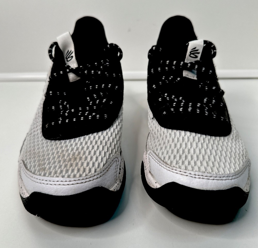 Under Armour Curry White / Black Mesh Basketball Shoes 4Y Breathable